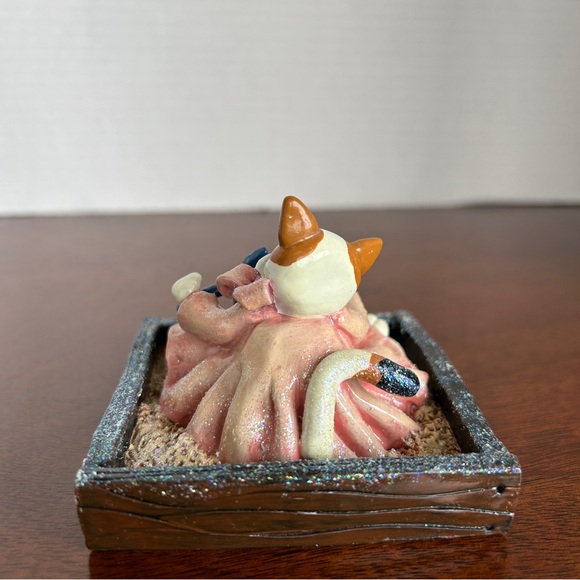 Calico Kitten In Sandbox Donna Little Kitt'in Littles by Enesco Figurine 1998 - Picture 4 of 8